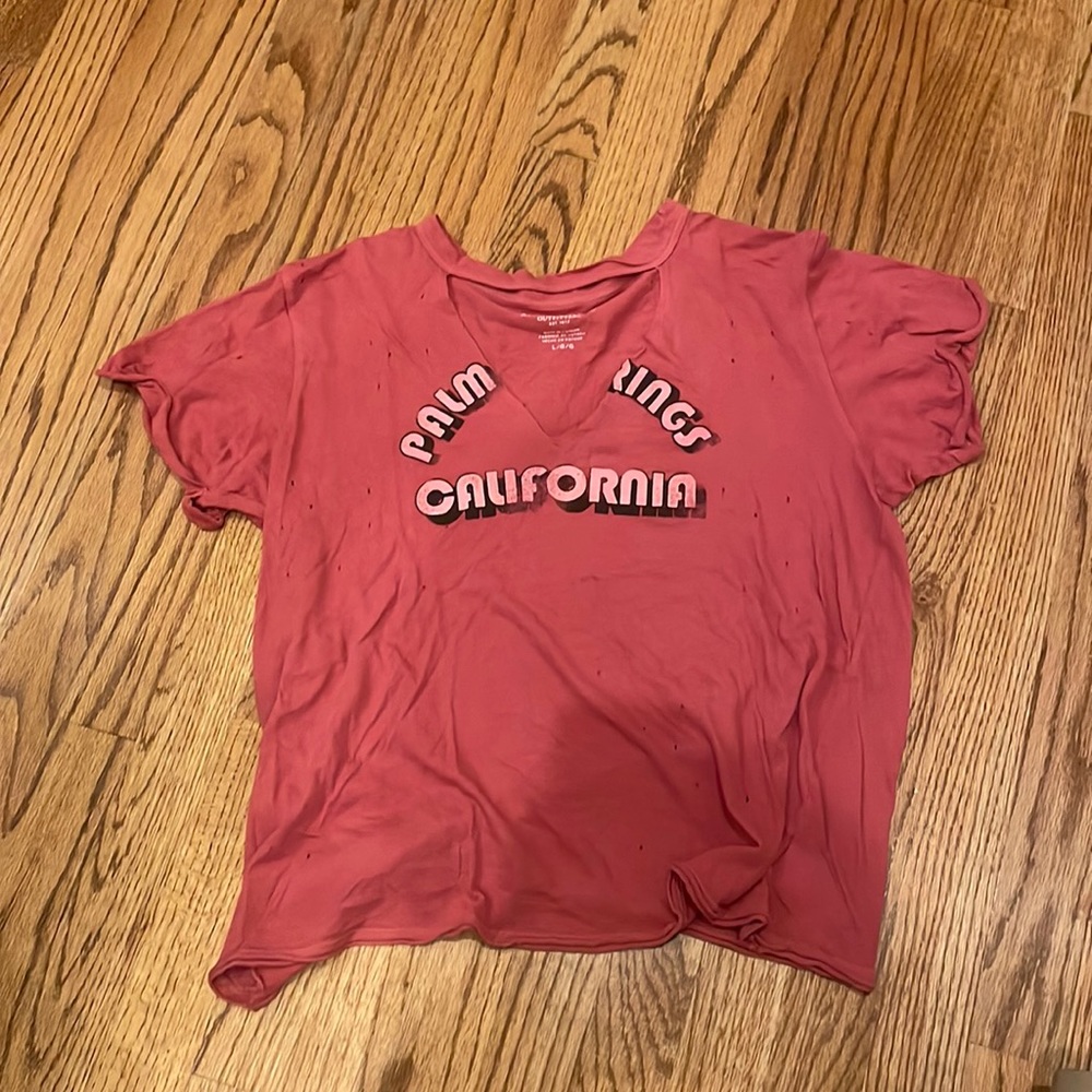 v-neck tshirt